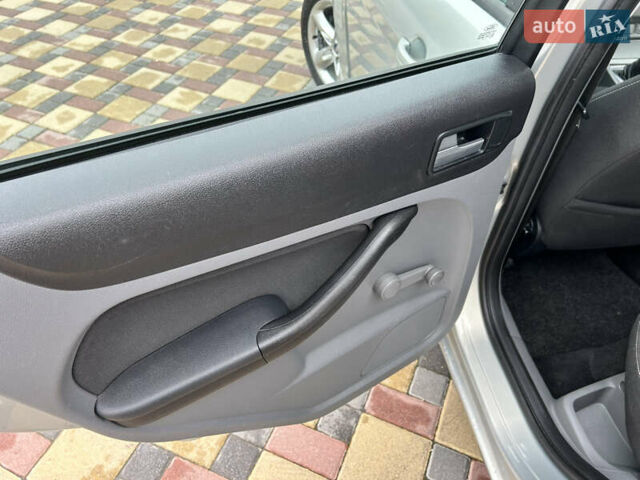Сірий Форд Фокус, об'ємом двигуна 1.6 л та пробігом 200 тис. км за 5990 $, фото 23 на Automoto.ua