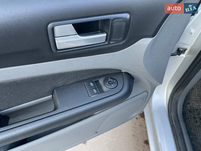 Сірий Форд Фокус, об'ємом двигуна 1.6 л та пробігом 236 тис. км за 5600 $, фото 9 на Automoto.ua