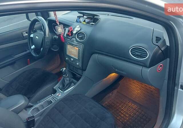 Сірий Форд Фокус, об'ємом двигуна 1.56 л та пробігом 262 тис. км за 5100 $, фото 6 на Automoto.ua