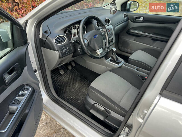 Сірий Форд Фокус, об'ємом двигуна 1.6 л та пробігом 207 тис. км за 6150 $, фото 8 на Automoto.ua