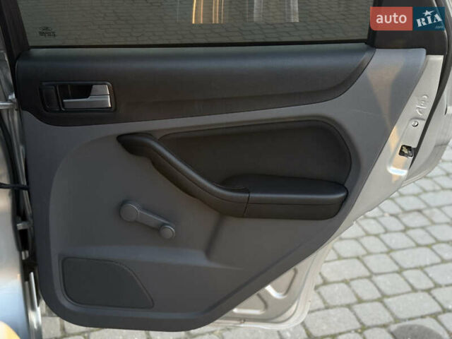 Серый Форд Фокус, объемом двигателя 1.8 л и пробегом 266 тыс. км за 5300 $, фото 21 на Automoto.ua