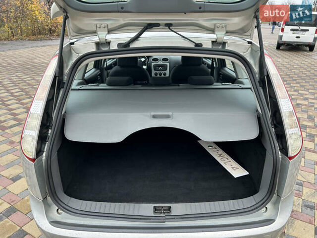 Сірий Форд Фокус, об'ємом двигуна 1.6 л та пробігом 200 тис. км за 5990 $, фото 27 на Automoto.ua