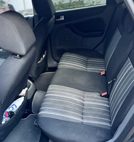 Сірий Форд Фокус, об'ємом двигуна 1.6 л та пробігом 246 тис. км за 5499 $, фото 11 на Automoto.ua