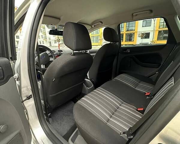 Сірий Форд Фокус, об'ємом двигуна 1.56 л та пробігом 300 тис. км за 5200 $, фото 18 на Automoto.ua