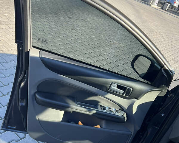 Серый Форд Фокус, объемом двигателя 1.6 л и пробегом 270 тыс. км за 5999 $, фото 29 на Automoto.ua