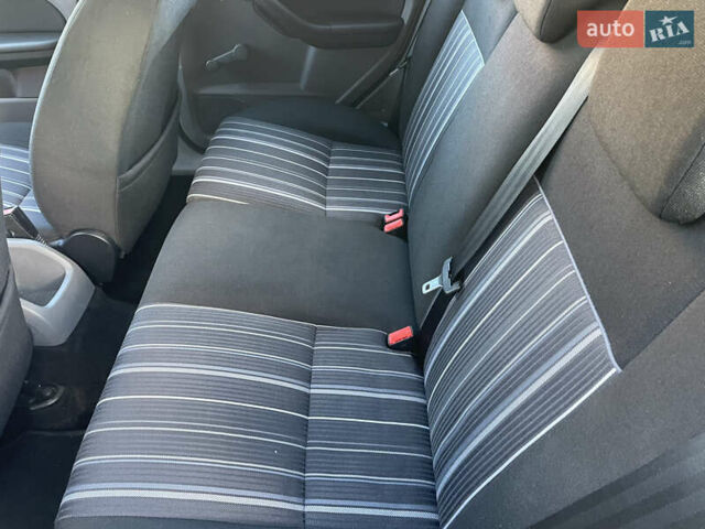 Сірий Форд Фокус, об'ємом двигуна 1.6 л та пробігом 236 тис. км за 5600 $, фото 16 на Automoto.ua