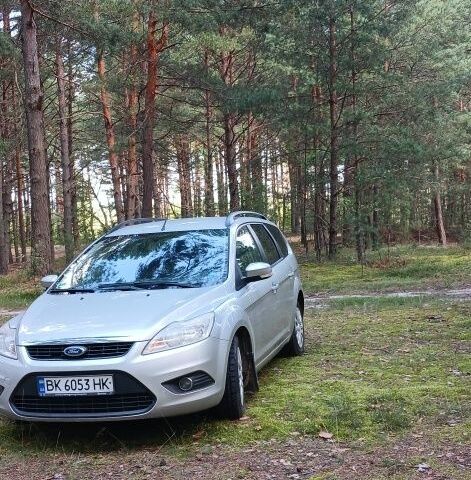 Форд Фокус 2010 в Сарнах на Automoto.ua Серый Форд Фокус, объемом двигателя 1.6 л и пробегом 312 тыс. км за 5200 $, фото 1 на Automoto.ua