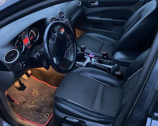 Сірий Форд Фокус, об'ємом двигуна 1.6 л та пробігом 252 тис. км за 5200 $, фото 6 на Automoto.ua