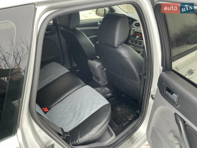 Сірий Форд Фокус, об'ємом двигуна 1.8 л та пробігом 280 тис. км за 6100 $, фото 12 на Automoto.ua