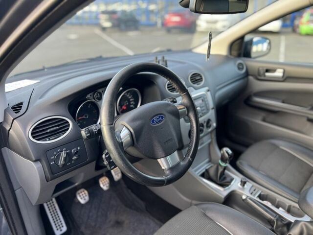 Серый Форд Фокус, объемом двигателя 1.6 л и пробегом 269 тыс. км за 4900 $, фото 12 на Automoto.ua