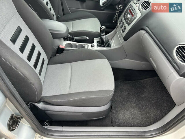 Сірий Форд Фокус, об'ємом двигуна 1.6 л та пробігом 200 тис. км за 5990 $, фото 33 на Automoto.ua