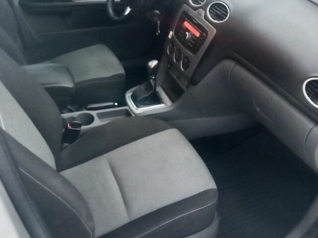 Сірий Форд Фокус, об'ємом двигуна 1.8 л та пробігом 259 тис. км за 5400 $, фото 4 на Automoto.ua