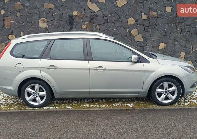 Серый Форд Фокус, объемом двигателя 1.6 л и пробегом 203 тыс. км за 5800 $, фото 3 на Automoto.ua