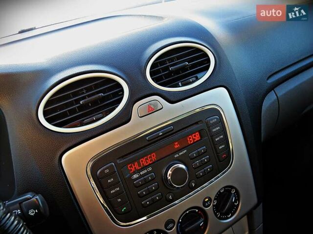 Серый Форд Фокус, объемом двигателя 1.6 л и пробегом 253 тыс. км за 5100 $, фото 10 на Automoto.ua