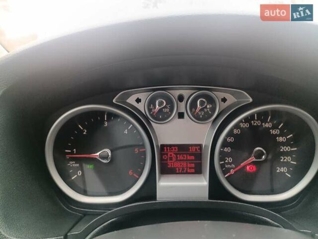 Серый Форд Фокус, объемом двигателя 1.56 л и пробегом 320 тыс. км за 4700 $, фото 10 на Automoto.ua