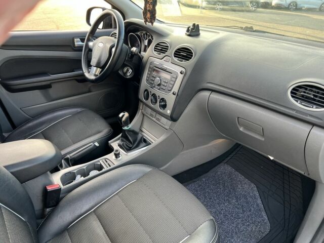 Серый Форд Фокус, объемом двигателя 1.6 л и пробегом 269 тыс. км за 4900 $, фото 17 на Automoto.ua