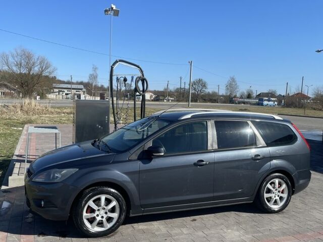 Серый Форд Фокус, объемом двигателя 1.6 л и пробегом 300 тыс. км за 5000 $, фото 5 на Automoto.ua