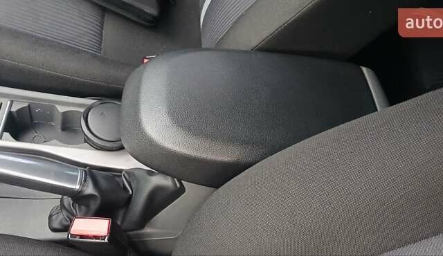 Серый Форд Фокус, объемом двигателя 1.6 л и пробегом 242 тыс. км за 5900 $, фото 9 на Automoto.ua