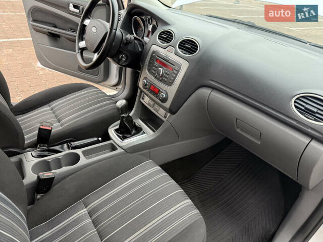 Сірий Форд Фокус, об'ємом двигуна 1.56 л та пробігом 187 тис. км за 5500 $, фото 29 на Automoto.ua