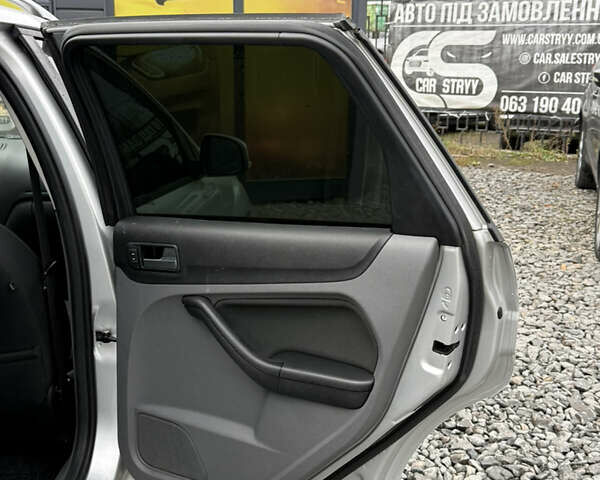 Сірий Форд Фокус, об'ємом двигуна 1.6 л та пробігом 251 тис. км за 6600 $, фото 36 на Automoto.ua