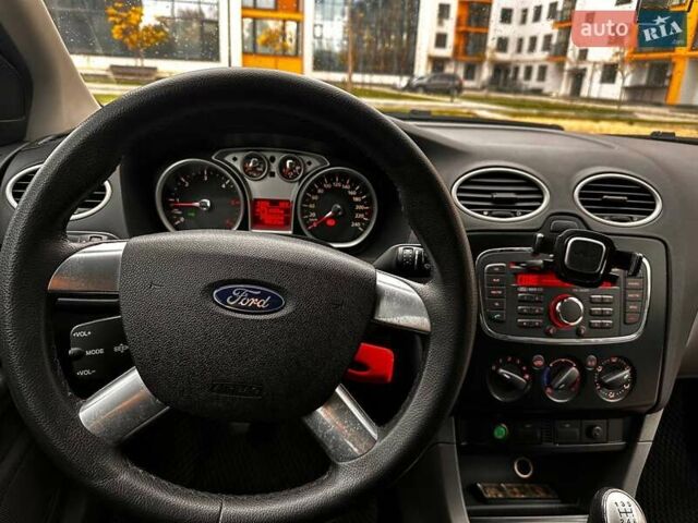 Сірий Форд Фокус, об'ємом двигуна 1.56 л та пробігом 300 тис. км за 5200 $, фото 32 на Automoto.ua