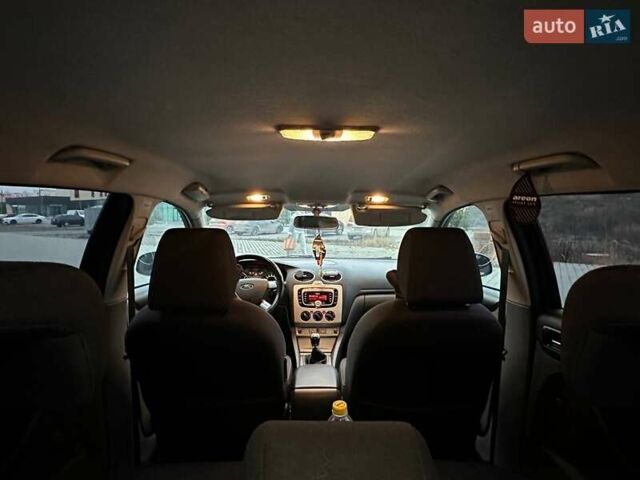 Сірий Форд Фокус, об'ємом двигуна 1.6 л та пробігом 276 тис. км за 5700 $, фото 8 на Automoto.ua