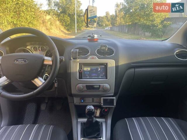 Сірий Форд Фокус, об'ємом двигуна 1.6 л та пробігом 295 тис. км за 5200 $, фото 13 на Automoto.ua