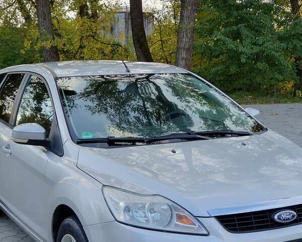 Серый Форд Фокус, объемом двигателя 1.6 л и пробегом 297 тыс. км за 5200 $, фото 1 на Automoto.ua