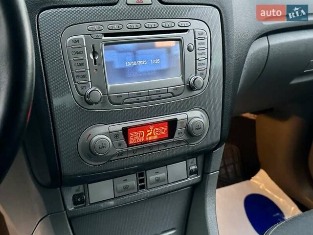 Серый Форд Фокус, объемом двигателя 1.6 л и пробегом 234 тыс. км за 6800 $, фото 17 на Automoto.ua