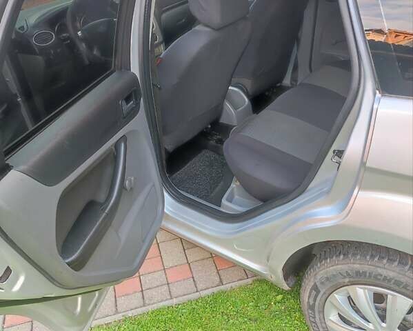 Сірий Форд Фокус, об'ємом двигуна 1.6 л та пробігом 339 тис. км за 4500 $, фото 14 на Automoto.ua