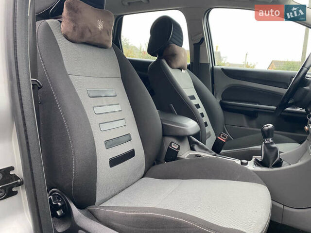 Сірий Форд Фокус, об'ємом двигуна 1.6 л та пробігом 303 тис. км за 6200 $, фото 48 на Automoto.ua