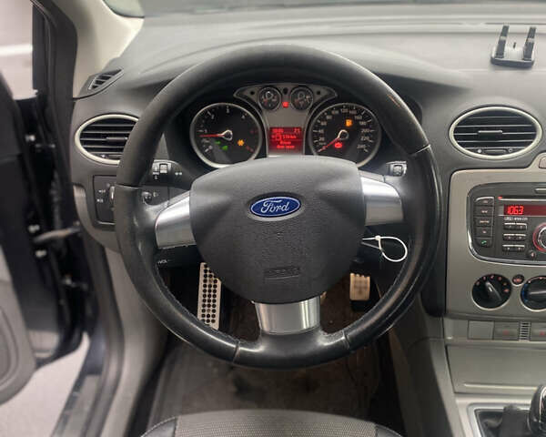 Серый Форд Фокус, объемом двигателя 1.56 л и пробегом 269 тыс. км за 5450 $, фото 16 на Automoto.ua