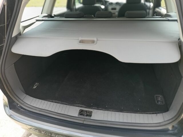 Сірий Форд Фокус, об'ємом двигуна 1.6 л та пробігом 215 тис. км за 5900 $, фото 7 на Automoto.ua