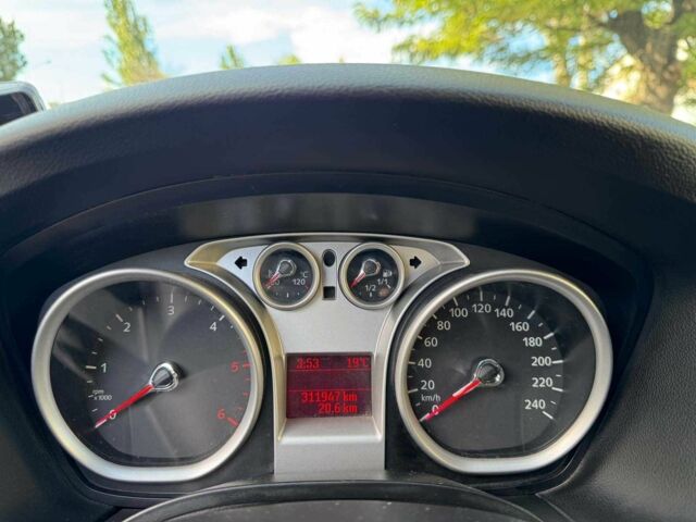 Сірий Форд Фокус, об'ємом двигуна 1.6 л та пробігом 300 тис. км за 5990 $, фото 15 на Automoto.ua