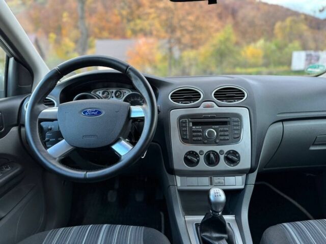 Сірий Форд Фокус, об'ємом двигуна 1.6 л та пробігом 226 тис. км за 4800 $, фото 12 на Automoto.ua