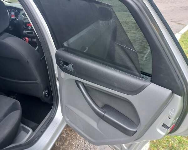 Сірий Форд Фокус, об'ємом двигуна 1.6 л та пробігом 272 тис. км за 5100 $, фото 9 на Automoto.ua