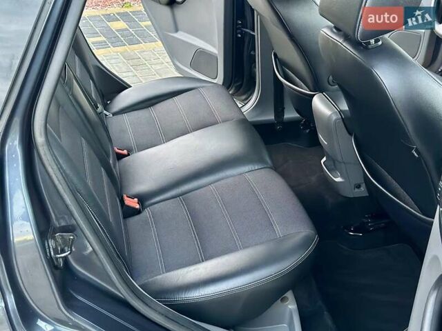 Серый Форд Фокус, объемом двигателя 1.6 л и пробегом 234 тыс. км за 6800 $, фото 31 на Automoto.ua