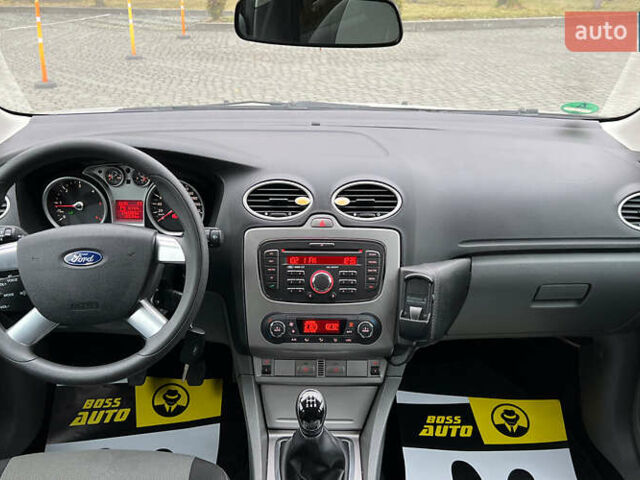 Серый Форд Фокус, объемом двигателя 1.56 л и пробегом 175 тыс. км за 5400 $, фото 11 на Automoto.ua