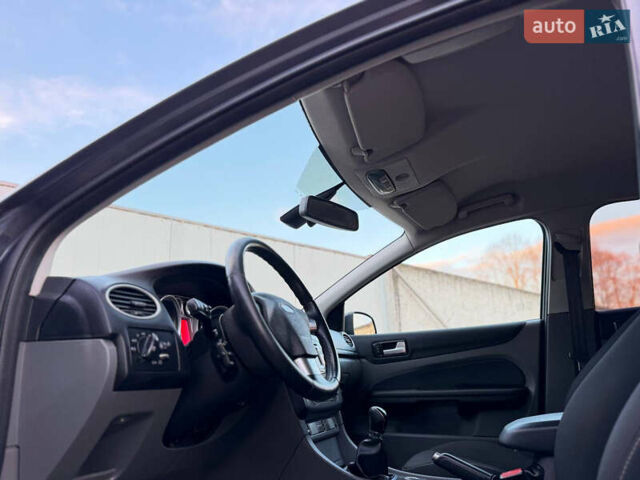 Серый Форд Фокус, объемом двигателя 1.6 л и пробегом 282 тыс. км за 5500 $, фото 41 на Automoto.ua