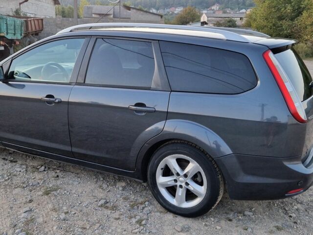 Серый Форд Фокус, объемом двигателя 1.6 л и пробегом 215 тыс. км за 5500 $, фото 3 на Automoto.ua