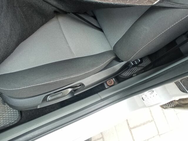 Серый Форд Фокус, объемом двигателя 1.6 л и пробегом 205 тыс. км за 5900 $, фото 7 на Automoto.ua