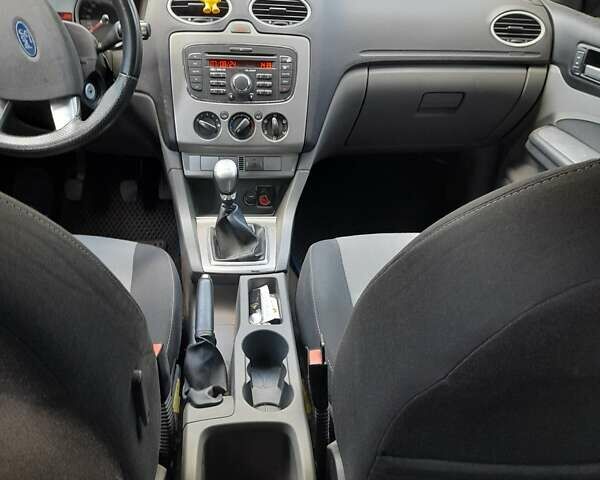 Сірий Форд Фокус, об'ємом двигуна 1.56 л та пробігом 285 тис. км за 5600 $, фото 3 на Automoto.ua