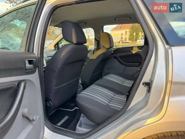 Сірий Форд Фокус, об'ємом двигуна 1.6 л та пробігом 228 тис. км за 4850 $, фото 16 на Automoto.ua