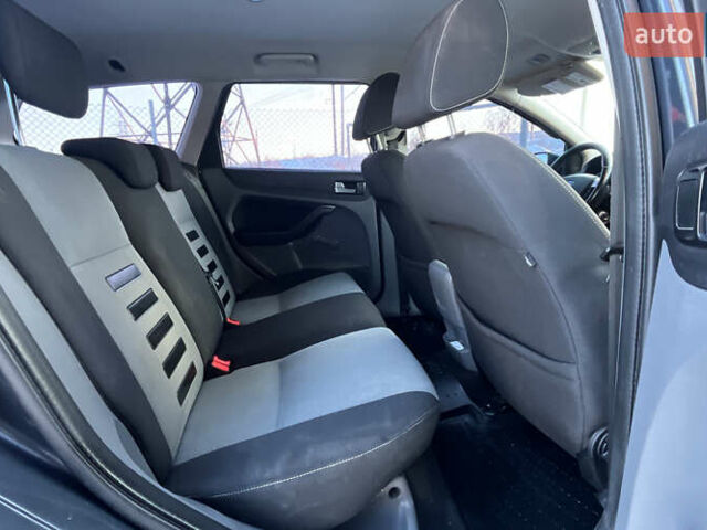 Сірий Форд Фокус, об'ємом двигуна 1.56 л та пробігом 262 тис. км за 6200 $, фото 21 на Automoto.ua