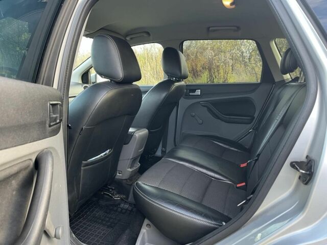 Сірий Форд Фокус, об'ємом двигуна 0 л та пробігом 270 тис. км за 5300 $, фото 6 на Automoto.ua