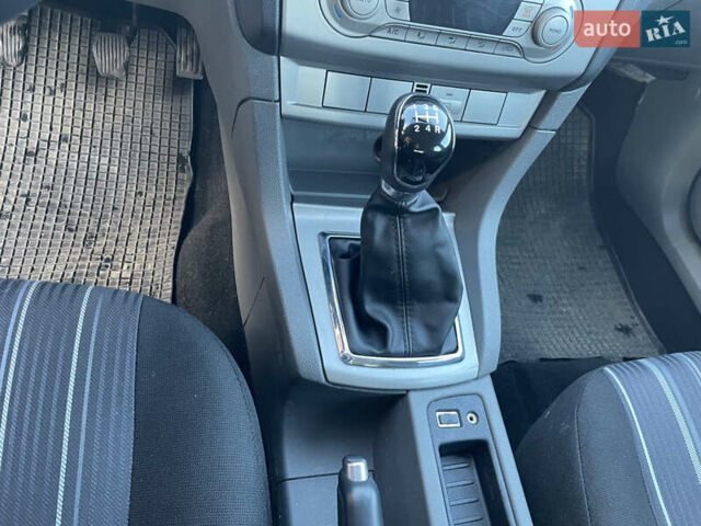 Сірий Форд Фокус, об'ємом двигуна 1.6 л та пробігом 236 тис. км за 5600 $, фото 14 на Automoto.ua