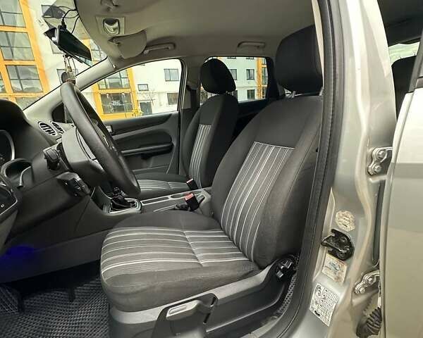 Сірий Форд Фокус, об'ємом двигуна 1.56 л та пробігом 300 тис. км за 5200 $, фото 19 на Automoto.ua