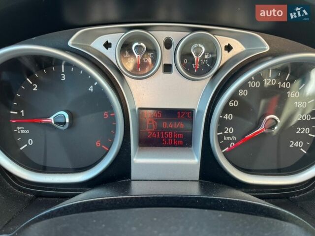 Серый Форд Фокус, объемом двигателя 1.6 л и пробегом 241 тыс. км за 6600 $, фото 12 на Automoto.ua