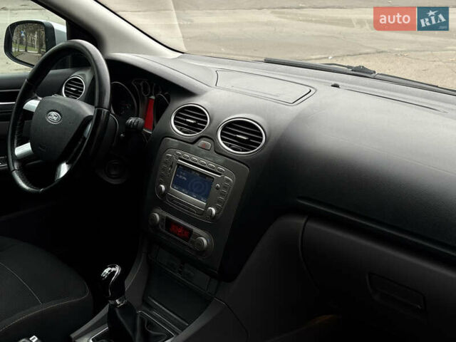 Сірий Форд Фокус, об'ємом двигуна 1.6 л та пробігом 291 тис. км за 6499 $, фото 18 на Automoto.ua