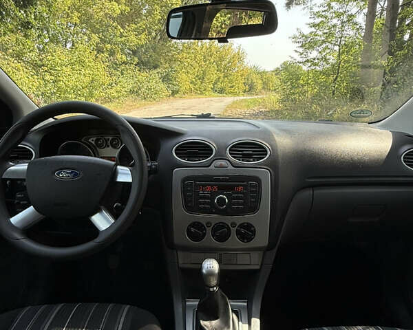 Серый Форд Фокус, объемом двигателя 0 л и пробегом 217 тыс. км за 5800 $, фото 10 на Automoto.ua